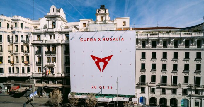 CUPRA-teams-up-with-music-superstar-Rosalia_01_HQ copiar CUPRA Rosalía