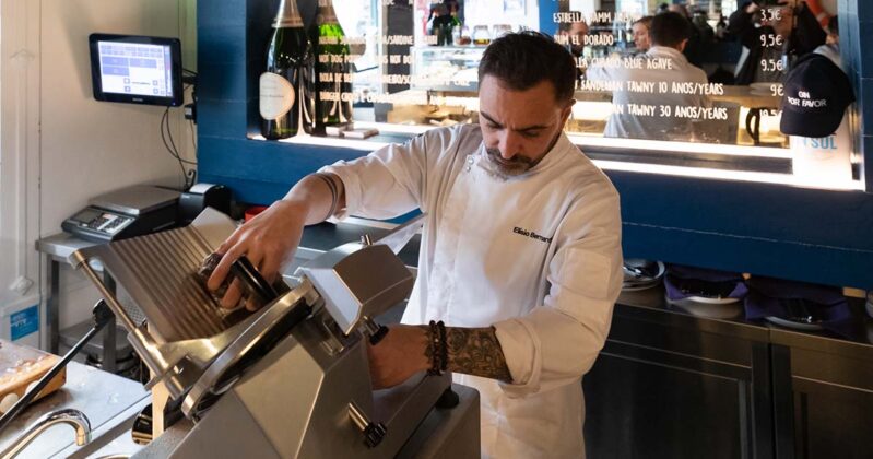 Chef El&iacute;sio Bernardes