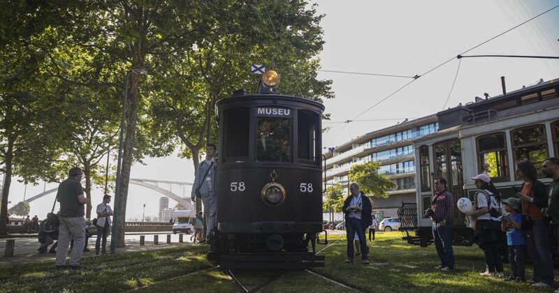 Desfile Carros El&eacute;ctricos Marginal Porto