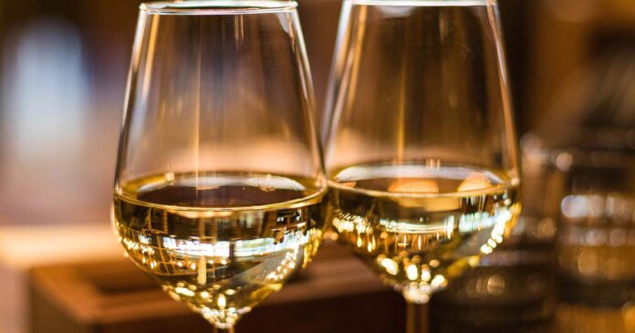 Concurso Os Melhores Vinhos do Dão pexels-valeria-boltneva-1123260 Concurso Melhores Vinhos Dão
