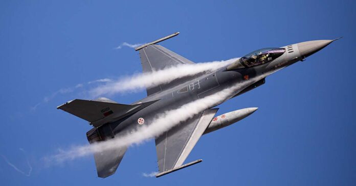 F 16M e Red Arrows Lisboa