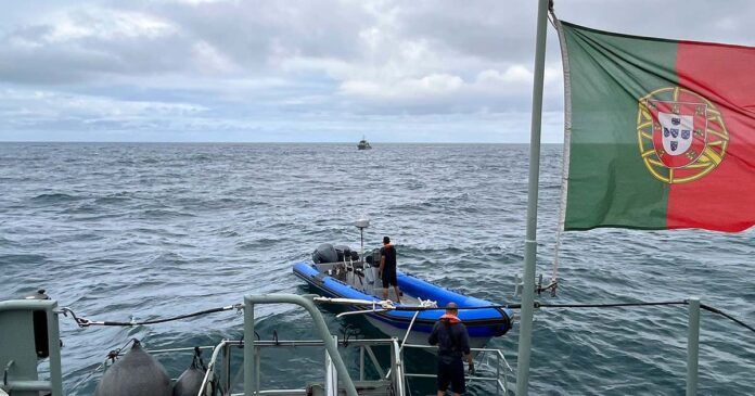 embarcação à deriva Faro