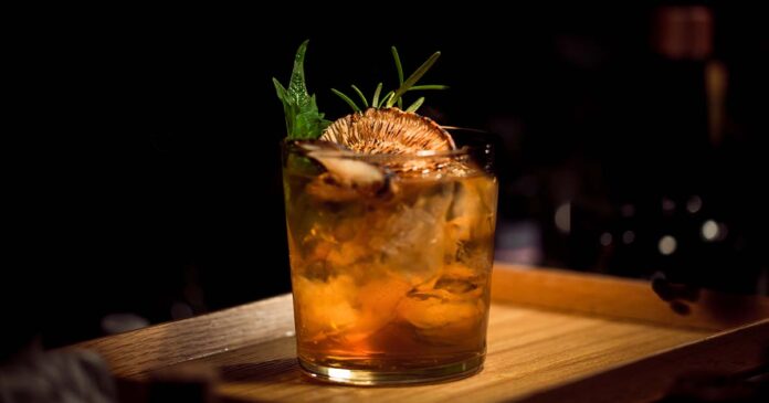 Bebidas espirituosas ash-edmonds-fsI-_MRsic0-unsplash Bebidas espirituosas