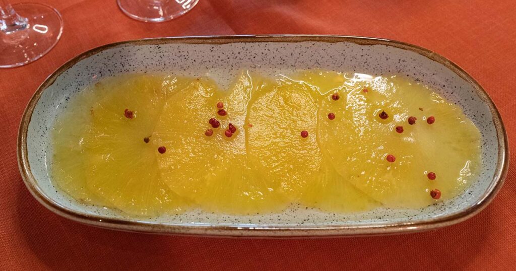 Carpaccio de Abacaxi com Especiarias