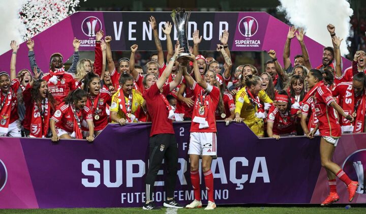 superta&ccedil;a feminina