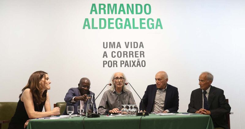 Armando Aldegalega livro