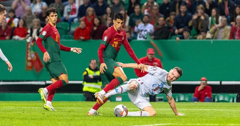 Portugal vence Isl&acirc;ndia