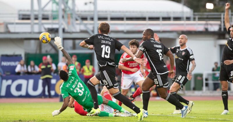 Benfica vence Casa Pia