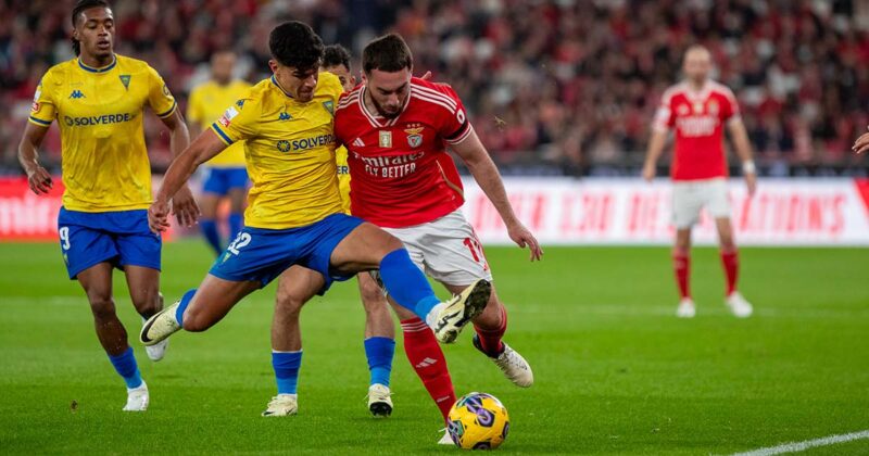 Benfica vence Estoril