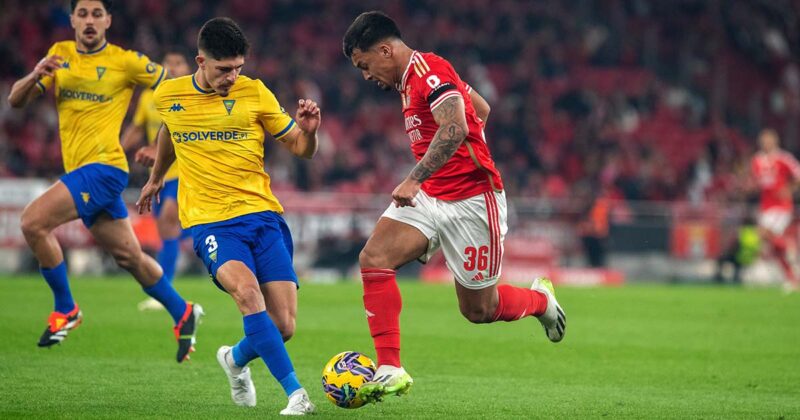 Benfica vence Estoril
