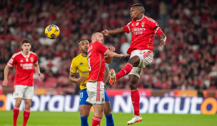 Benfica vence Estoril