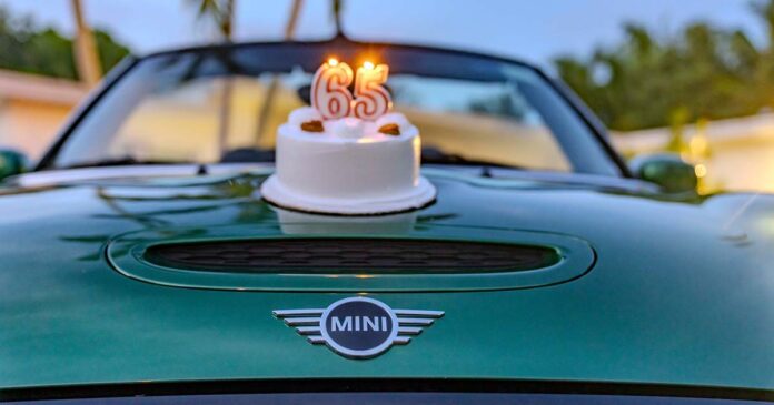 MINI 65 anos MINI 65 anos