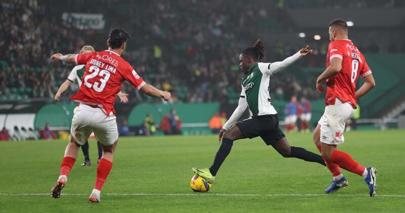 Sporting Santa Clara ta&ccedil;a