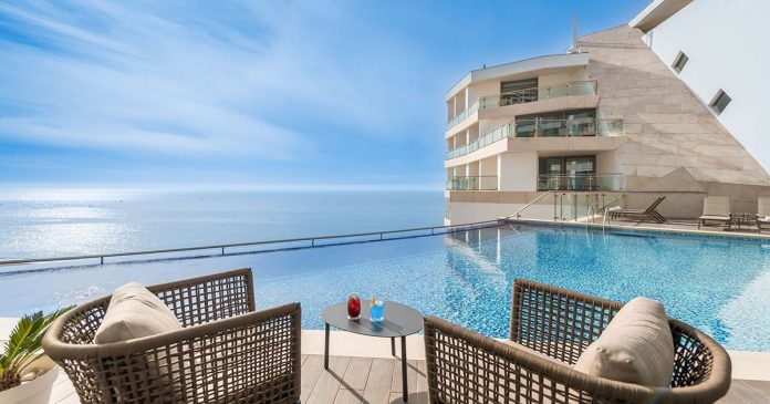 Sesimbra Oceanfront Hotel