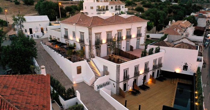 Colégio Charm House