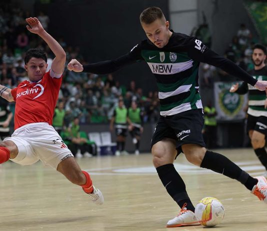 Sporting goleia Benfica e lidera final do Campeonato de Futsal Sporting Benfica Futsal