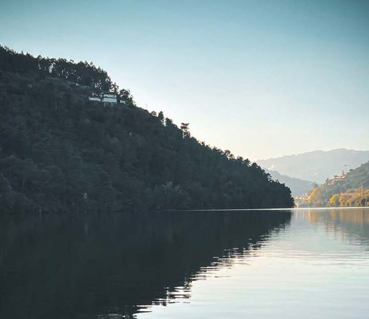 Atividades náuticas no rio Douro atraem turistas de todo o mundo rio Douro