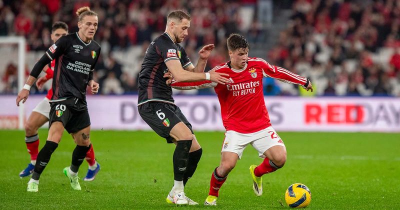 Benfica goleou Estrela Amadora
