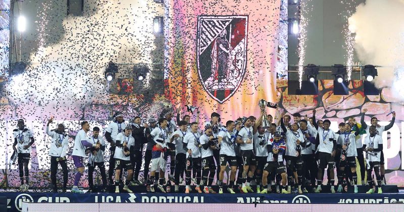 Vit&oacute;ria Ta&ccedil;a Liga