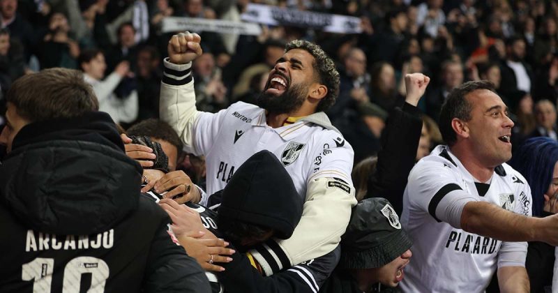 Vit&oacute;ria Ta&ccedil;a Liga