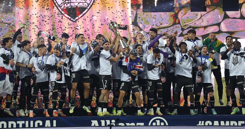 Vit&oacute;ria Ta&ccedil;a Liga