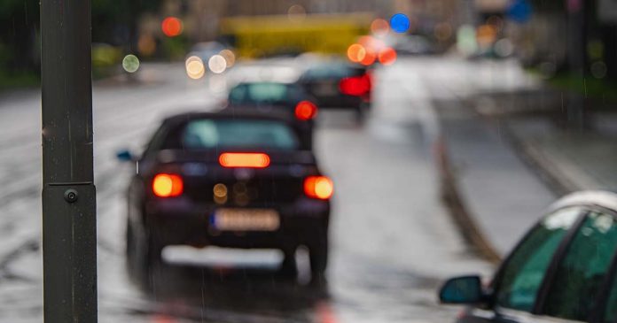 danos por inundação no carro danos por inundação no carro
