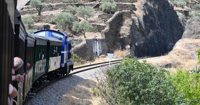 Comboio Histórico Douro Comboio Histórico Douro