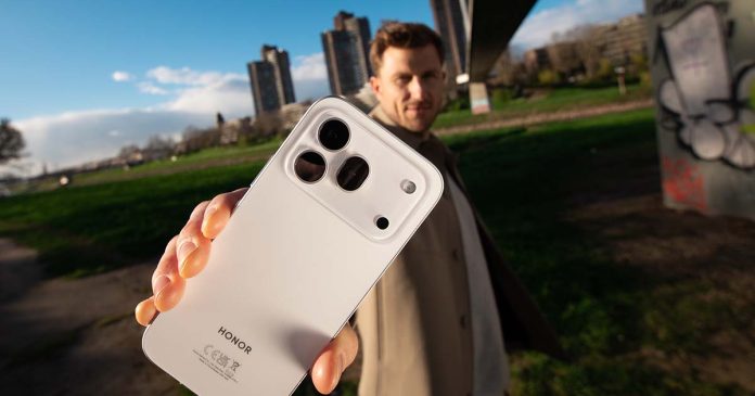 HONOR 600