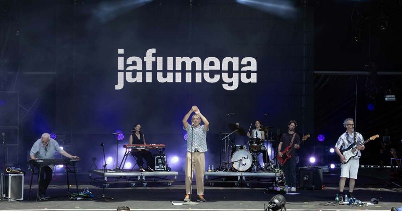 Jafumega a atuar no Rock in Rio durante a celebra&ccedil;&atilde;o do rock portugu&ecirc;s