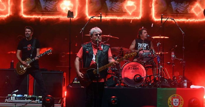 GNR em atuação no Rock in Rio Xutos & Pontapés no palco do Rock in Rio durante o dia das lendas do rock português