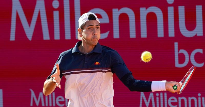Alejandro Tabilo durante o encontro frente a Tiago Torres no Millennium Estoril Open 2026.