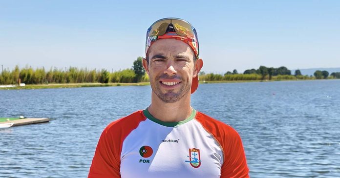 Fernando Pimenta junto à pista de competição durante a Taça do Mundo de Canoagem em Montreal