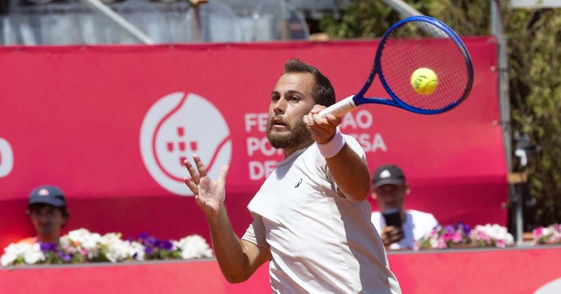 Hugo Gaston durante o Millennium Estoril Open 2026.