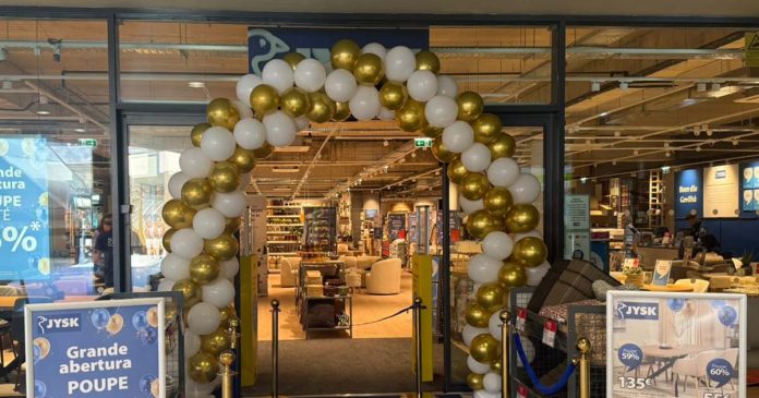 Entrada da nova loja JYSK na Covilhã, localizada no City Center Covilhã