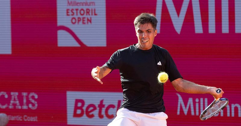 Tiago Torres apurado para os quartos de final do Millennium Estoril Open 2026.