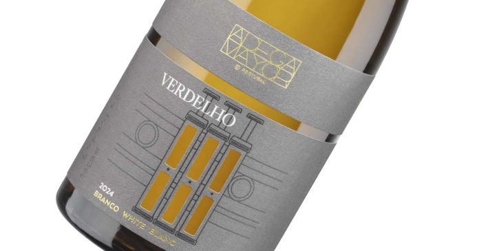 Verdelho da Adega Mayor 2024 Garrafa do Verdelho da Adega Mayor 2024 distinguido na Escolha do Mercado 2026 entre os melhores vinhos brancos até 20 euros