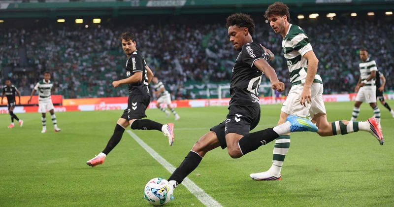 Sporting venceu o Guimar&atilde;es durante uma jogada ofensiva do Vit&oacute;ria de Guimar&atilde;es