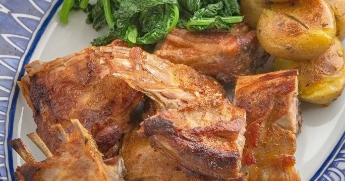 Cabrito assado com todos Cabrito assado com todos, prato da Festa das Carnes