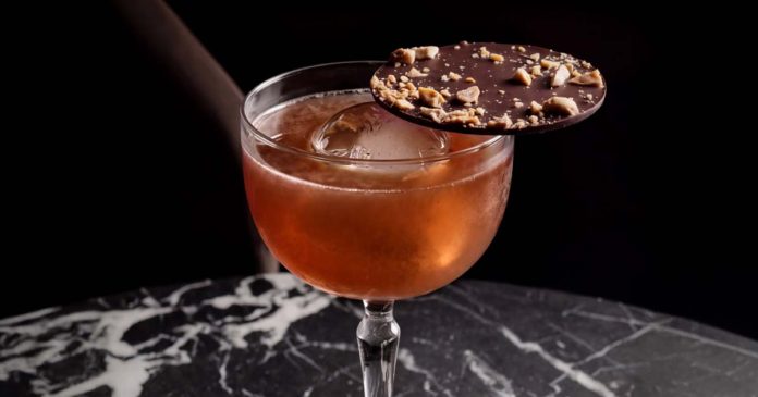 Cocktail Eclipse do BLACK MOON, criação de autor inspirada no eclipse solar de 2026