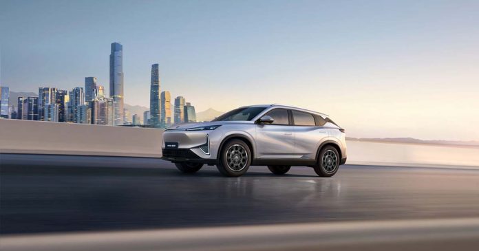 Dongfeng MAGE híbrido plug-in em movimento