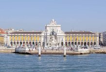 Miradouro da Rua Augusta assinala 13 anos e revela um dos monumentos mais fascinantes de Lisboa Miradouro da Rua Augusta no Arco da Rua Augusta, com vista para a Praça do Comércio, em Lisboa