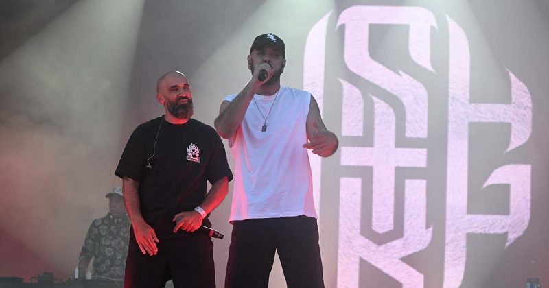 Mundo Segundo e Sam The Kid em atua&ccedil;&atilde;o no festival Sol da Caparica