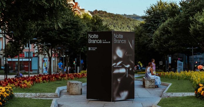 Noite Branca de Braga 2026 em Braga Estrutura da Noite Branca de Braga instalada num jardim da cidade