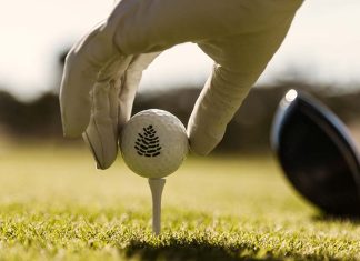 Portugal Legends Championship leva lendas do golfe mundial à Comporta Portugal Legends Championship: bola de golfe colocada num tee, com um jogador a preparar a tacada