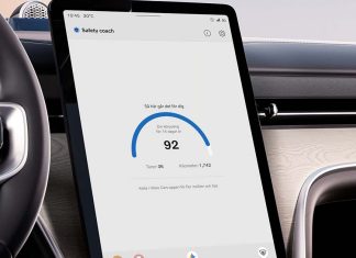 Segurança Volvo ganha nova dimensão com inteligência artificial a analisar a condução Segurança Volvo com Safety Coach apresentado no ecrã central do automóvel