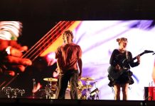 Último dia MEO Kalorama despede-se do Parque da Bela Vista com rock e hip-hop norte-americano Vocalista Brendan Yates e a guitarrista dos Turnstile atuam ao vivo no palco principal no último dia MEO Kalorama 2026