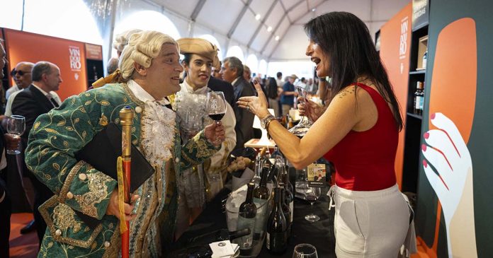 Vindouro em S. João da Pesqueira Figurantes trajados à época pombalina na Vindouro em S. João da Pesqueira