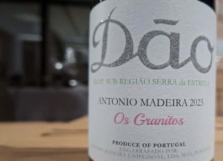 António Madeira leva o Dão ao topo mundial com 100 pontos de James Suckling Rótulo do vinho António Madeira Os Granitos 2023, produzido no Dão