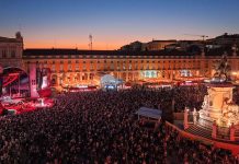 Festa na Praça Continente cruza fado, samba e gastronomia na Praça do Comércio Festa na Praça Continente com milhares de pessoas na Praça do Comércio, em Lisboa
