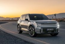 Kia EV9 GT estreia-se em Portugal no Caramulo Motorfestival Kia EV9 GT visto de frente e de lado